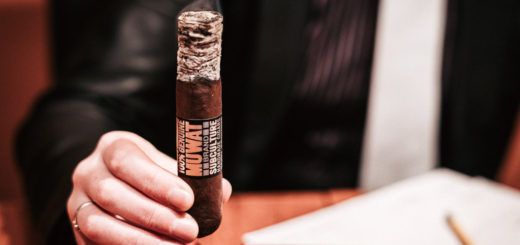 A fantastic ash on a MUWAT Gordo 560 cigar