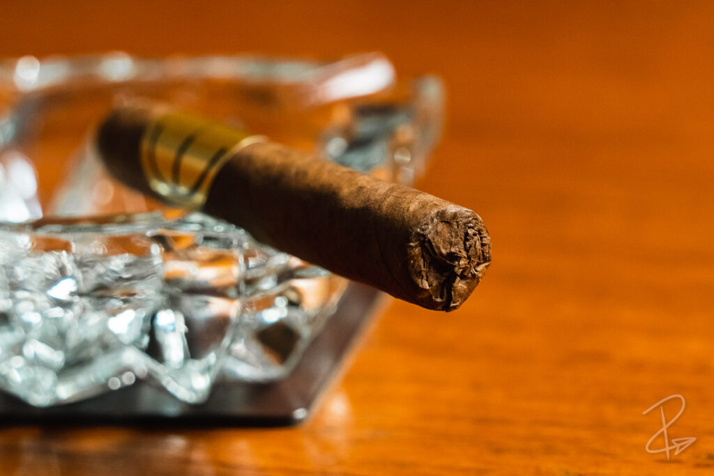 The closed foot of the Escobar Natural Robusto cigar